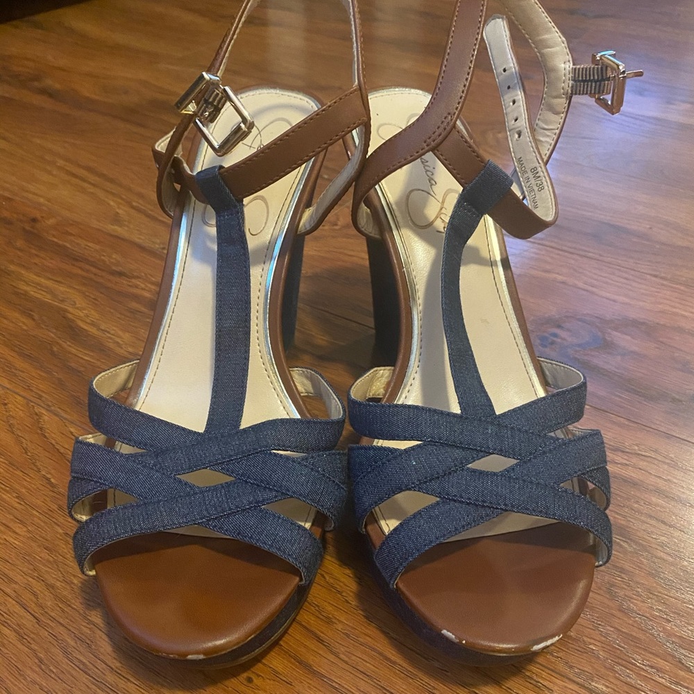 Jessica Simpson wedges size 8